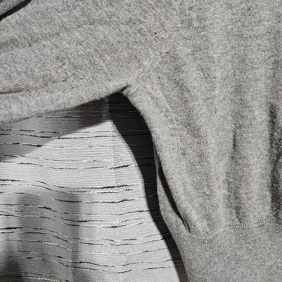 Cropped torrid sweater size 1 - Picture 6 of 7